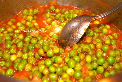 GUISANTES CON TOMATE