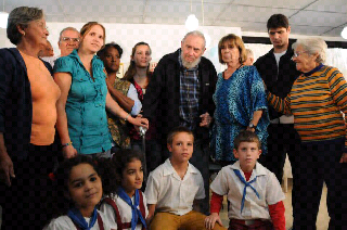 EN CUBA LA DEMOCRACIA ES POPULAR Y REVOLUCIONARIA

Fidel al votar: “Es necesario trabajar en seguir perfeccionando