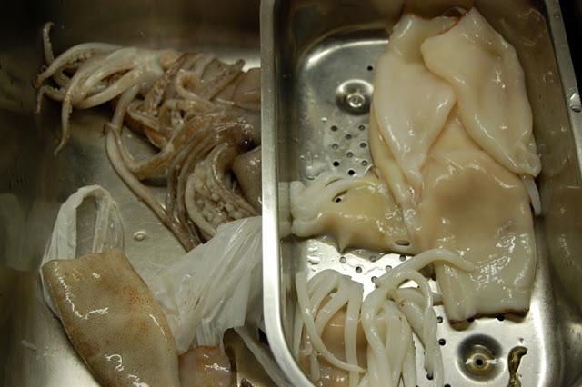 La mejor receta de calamares en su tinta, la receta casera de mi madre!