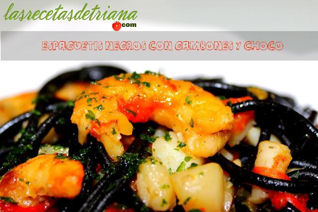 Espaguetis negros con gambones y choco