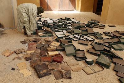 Salvando manuscritos en Malí del fuego y los islamistas radicales