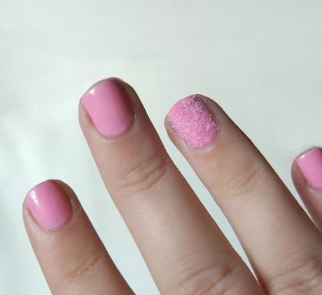 Review: Baby pink velvet nails.