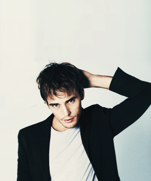 Encuesta: Si tuvieses un romance de novela sería con...