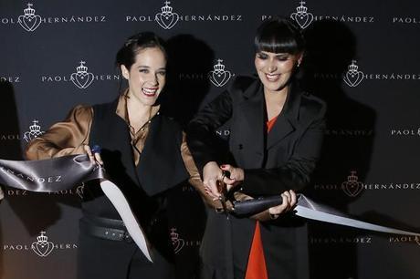 734811_593832287300068_1532855594_n