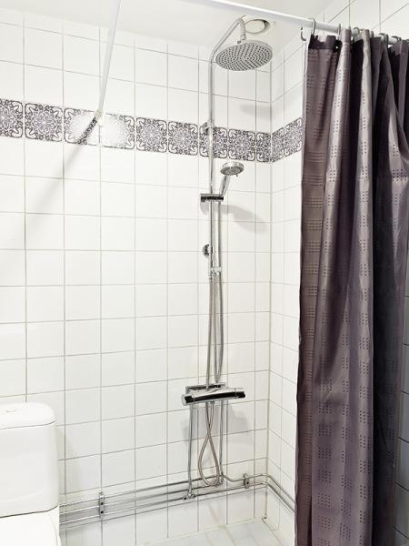 Estilo nórdico con aire de Hamptons vitrinas madera blanca decoración sofas de formas redondeadas blancos playas hamptons muebles nórdicos muebles de ikea muebles de diseño nórdicos mantas cojines textiles suecos lexington los hamptons inspiración fotos estilo sueco decoración Estilo nórdico con aire de Hamptons estilo nórdico diseño sueco lexington diseño nórdico diseño interiores diseño escandinavo decorar pisos decorar comedores rústicos modernos decoración muebles suecos decoración estilo hamptons decoración escandinava decoración de interiores decoración apartamentos pequeños cocinas rusticas modernas cocinas modernas cocinas blancas blog interiorismo blog estilo nórdico blog decoración nórdica