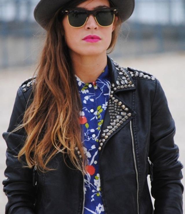 VOGUE-ITALIA-STUDDED-LEATHER-MOTO-JACKET-FLORAL-PRINT-BUTTON-UP-TOP-SHIRT-RAY-BAN-SUNGLASSES-BLACK-HAT-STREET-STYLE