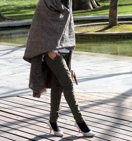 MaxiFular= bufanda, poncho…