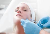 ¿Cuál es el mejor relleno para rejuvenecer la cara? ¿El ácido hialurónico o la hidroxiapatita calcica?