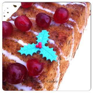 BIZCOCHO DE NUECES, ALMENDRAS SALADAS Y LECHE CONDENSADA