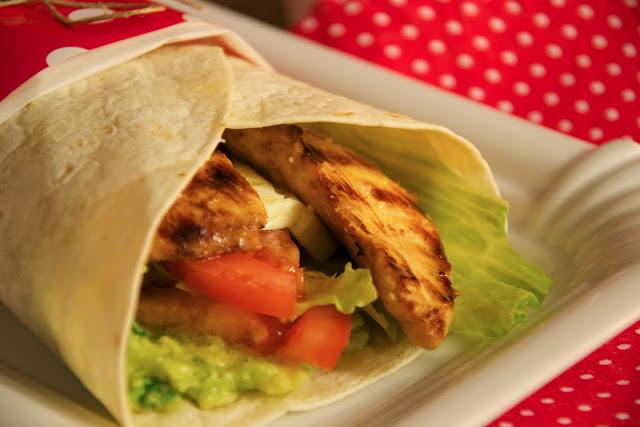 Wrap con pollo y guacamole