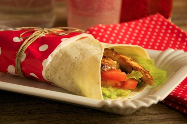 Wrap con pollo y guacamole