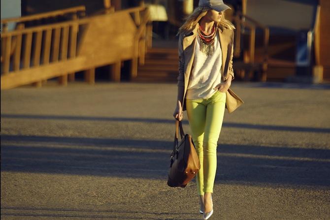 NUEVAS COLECCIONES; LOOKBOOK STRADIVARIUS SS13.-