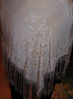 Una novia con mantón