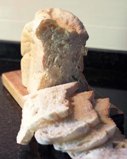 Pan sin gluten en panificadora: la clave y el tópico
