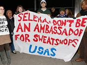 Selena Gomez recibida protestantes York