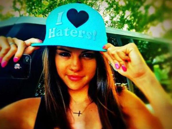 Selena Gomez habla sobre un incomoda escena de Spring Breakers