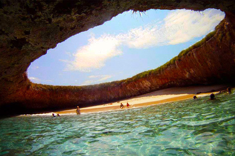 Islas Marietas, una playa escondida en el interior del atolón