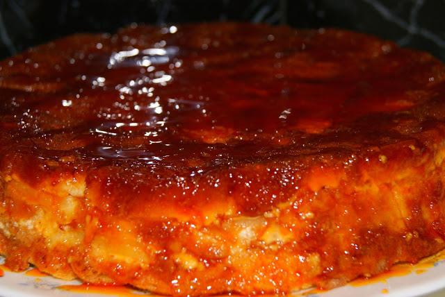 Pastel de pan y manzana