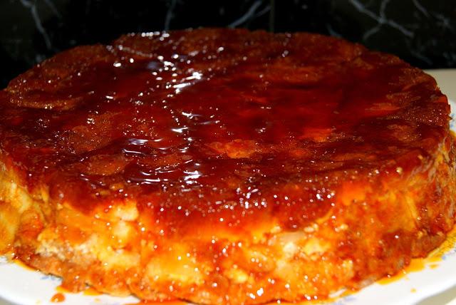 Pastel de pan y manzana