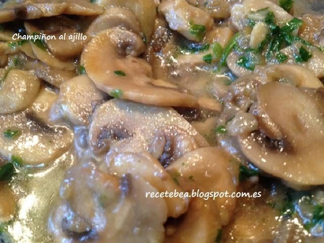 Champiñones al ajillo