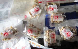 Que hay dentro del sobre ...Nueces California.