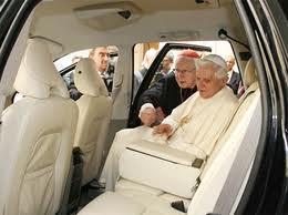 El Papa dimite: el caso Bárcenas llega al Vaticano