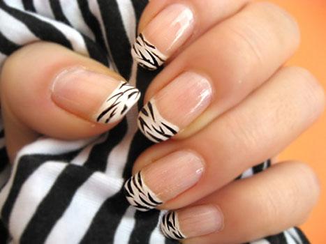 zebra nail polish thumb Viste tus uñas con los colores de moda