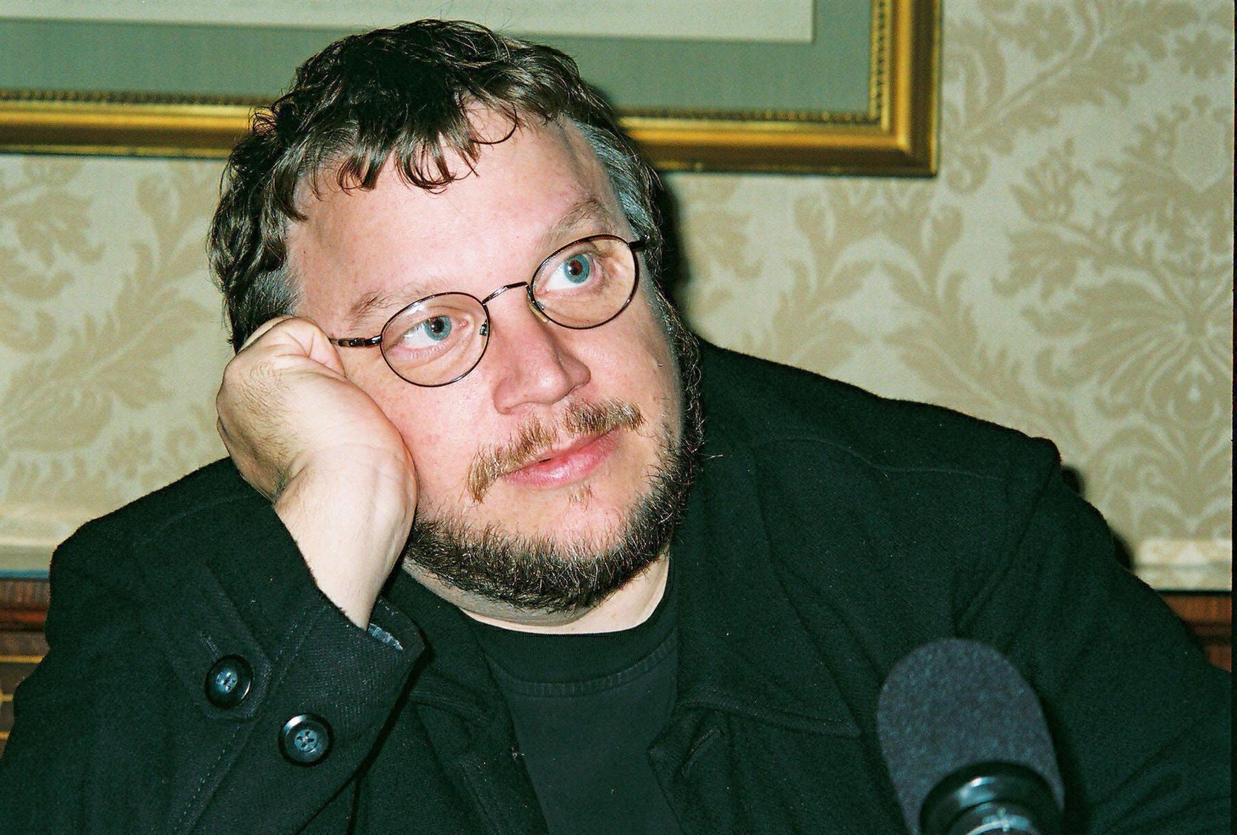 Guillermo Del Toro no dirigirá “The Hobbit”