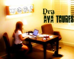 Dr Ava Toures en su consulta