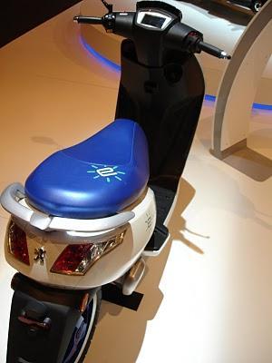 Visita al Salón del Vehículo Ecológico y la Movilidad Sostenible