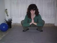 Posición de cuclillas en trabajo corporal