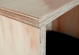 Una cama para un gato minimalista