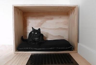 Una cama para un gato minimalista