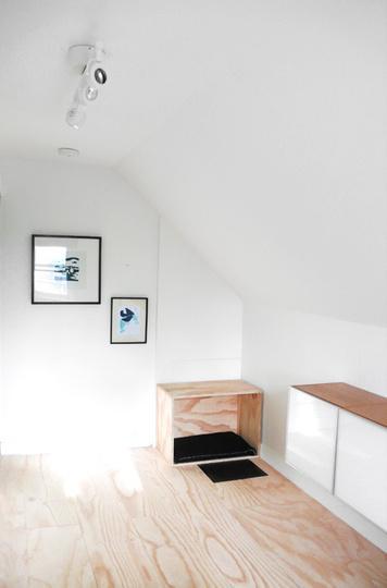 Una cama para un gato minimalista