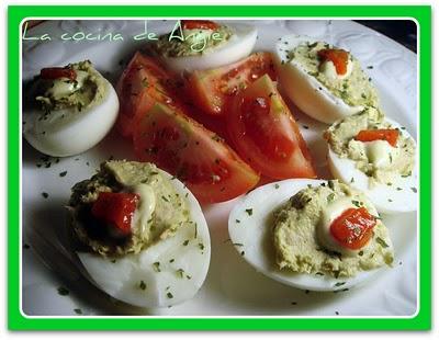 HUEVOS RELLENOS DE AGUACATE