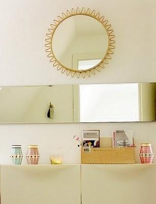 Recibidor con trones blancos