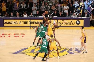 THE NBA FINALS 2010 GAME 1. (Boston Celtics 89 - L.A. Lakers 102)
