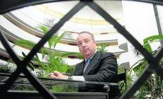 “El relevo generacional se acelera por el cansancio de los padres ante esta vorágine”