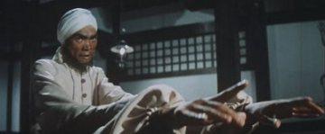 ¿Que es psicotrónico? !Psicotrónico eres tú!: La guillotina voladora, las absurdas hazañas del Luchador Manco parte II. Jimmy Wang Yu y las coreografías mortales del kung-fu, en los 70 no había límites.