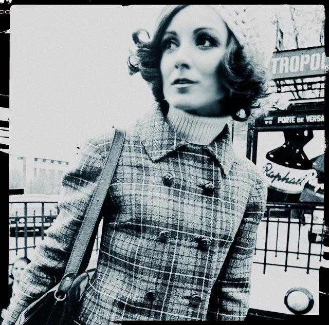 LECTURA : FRANCINA MÁS ALLÁ DE LA MODA