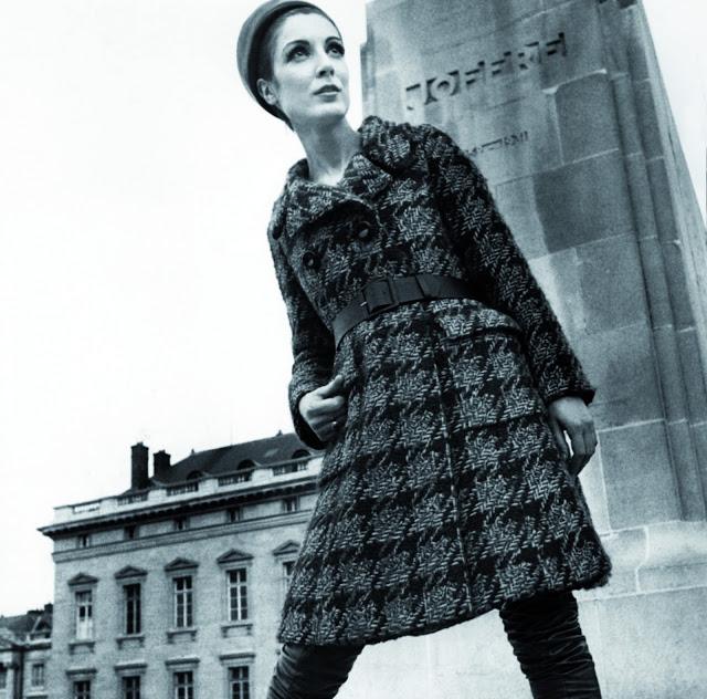 LECTURA : FRANCINA MÁS ALLÁ DE LA MODA