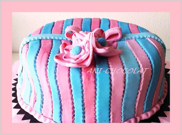 Tarta fondant de colores (para el cumple de mi suegra)