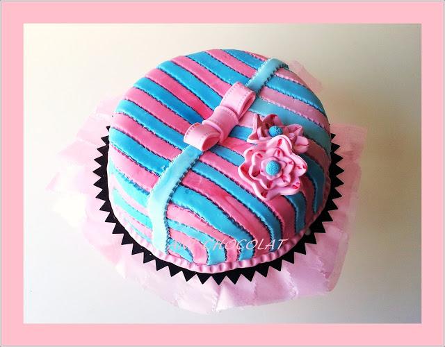 Tarta fondant de colores (para el cumple de mi suegra)