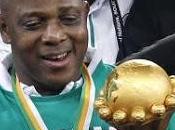 Stephen Keshi seguirá frente Nigeria