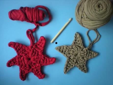 Estrellas de trapillo hechas con ganchillo Teje un cesto con asas o una estrella