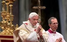 Un rayo pega en la basílica de San Pedro tras la renuncia del Papa