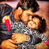 Sammi y Ronnie padres por un dia.