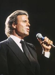 Julio Iglesias, cantante español de gran éxito internacional