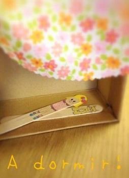 Cómo hacer un teatro en una caja de cartón Cómo hacer un teatro en una caja de cartón