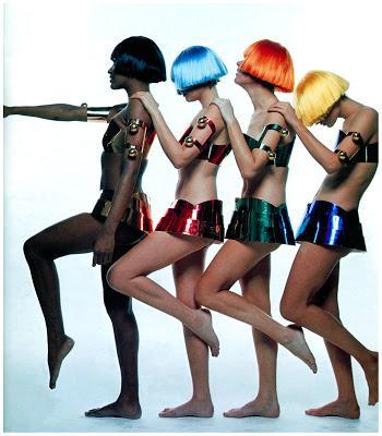 LA VUELTA DE COURRÈGES A LA PERFUMERÍA